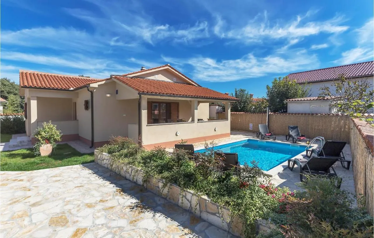 2 Bedroom Amazing Home In Betiga Barbariga Croatia