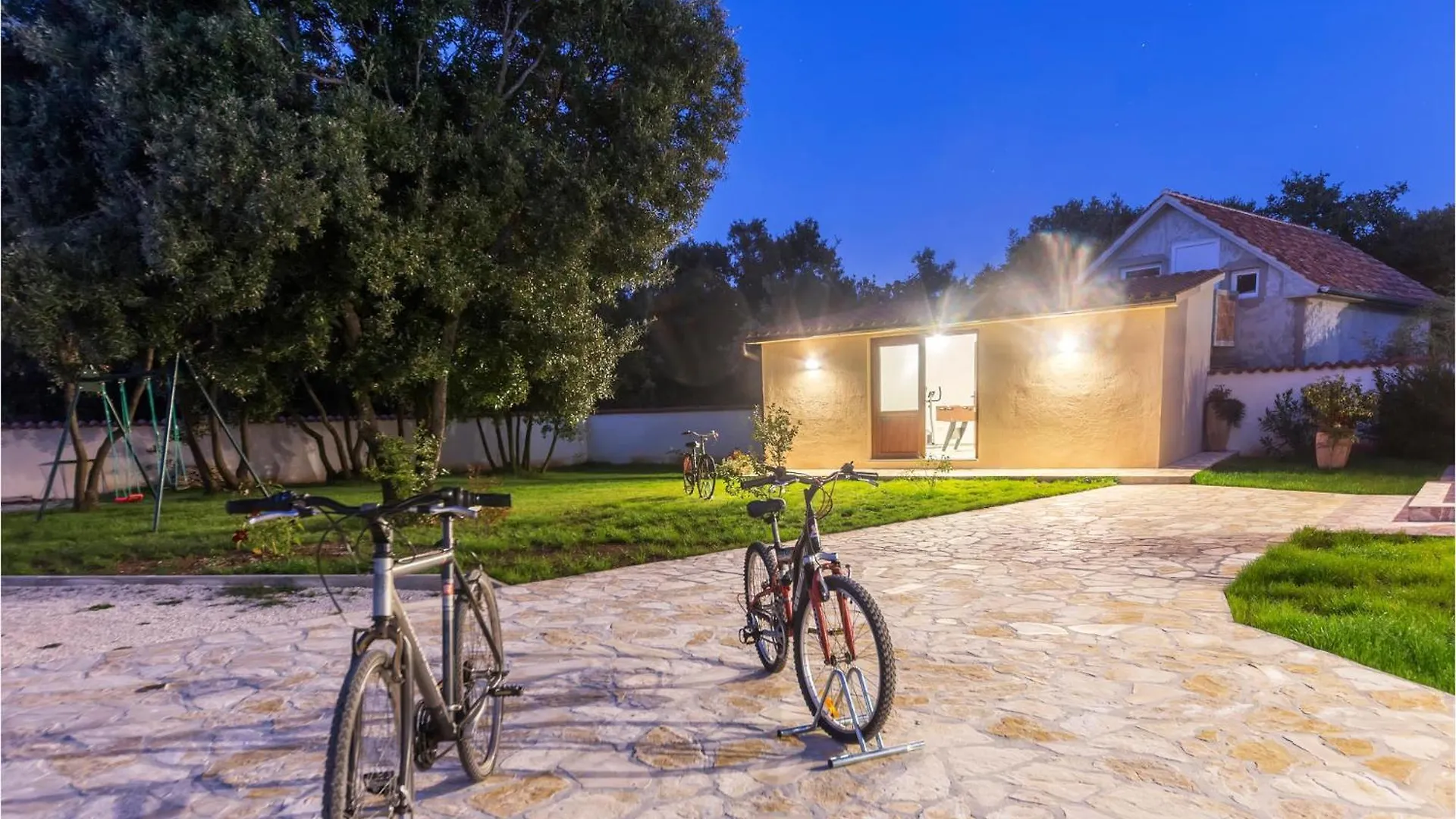2 Bedroom Amazing Home In Betiga Barbariga Croatia
